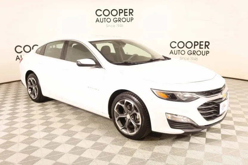 2023 Chevrolet Malibu 1LT photo 1