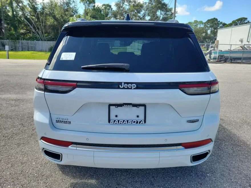 2025 Jeep Grand Cherokee Summit photo 1