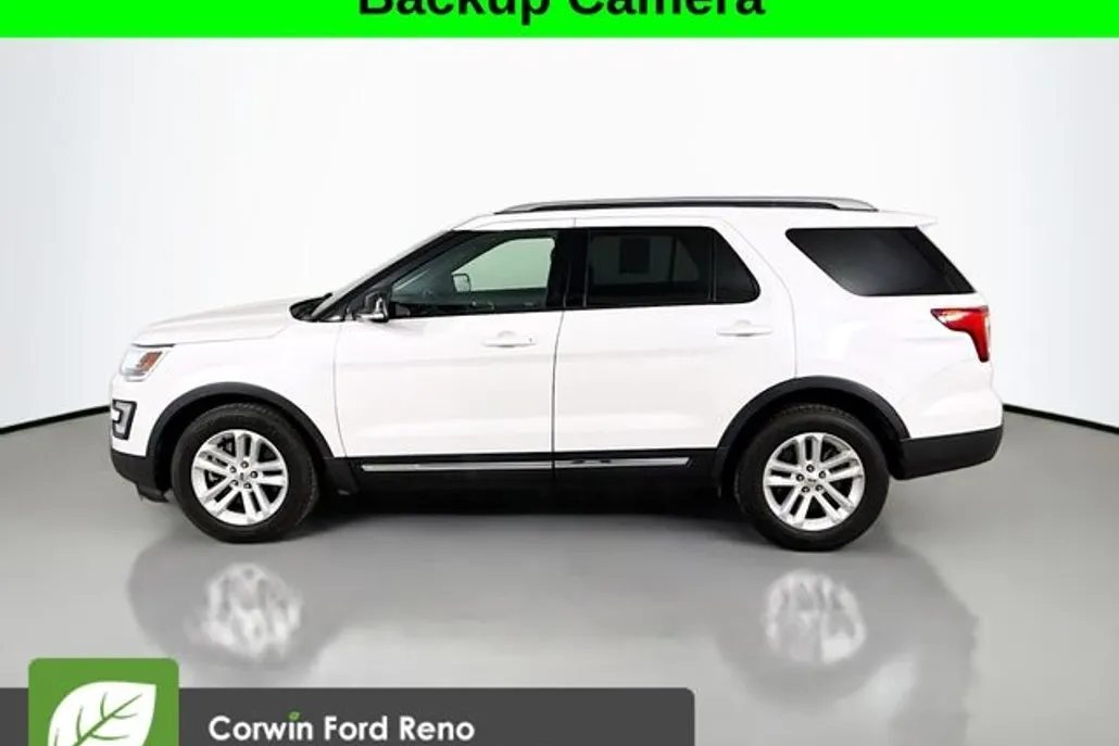 2016 Ford Explorer XLT photo 1