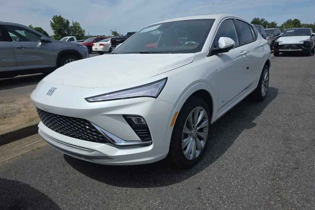 2025 Buick Envista Avenir photo 1