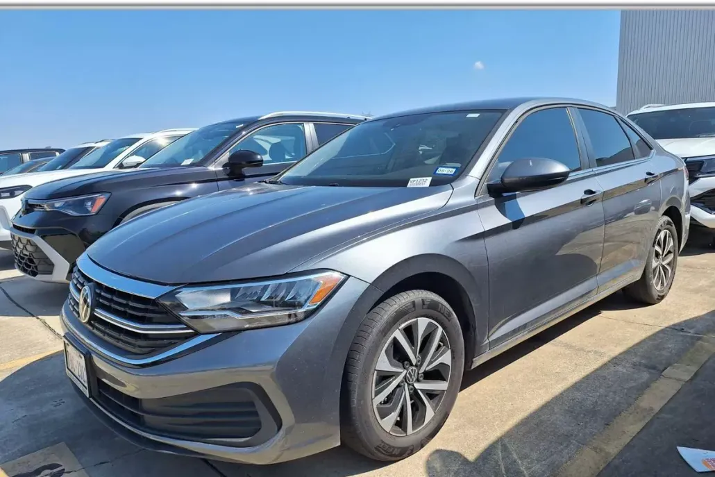2023 Volkswagen Jetta S photo 1