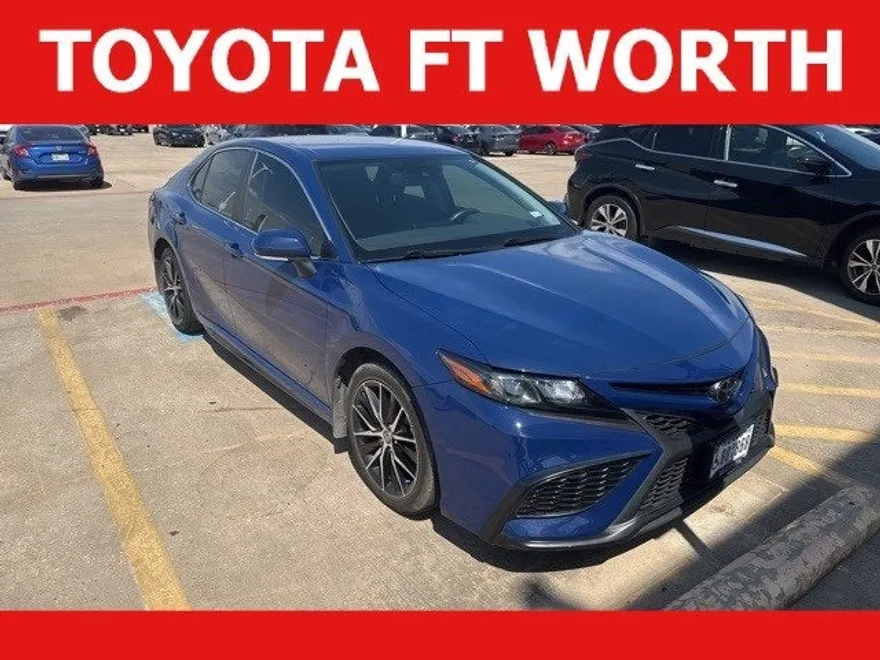2023 Toyota Camry SE photo 1