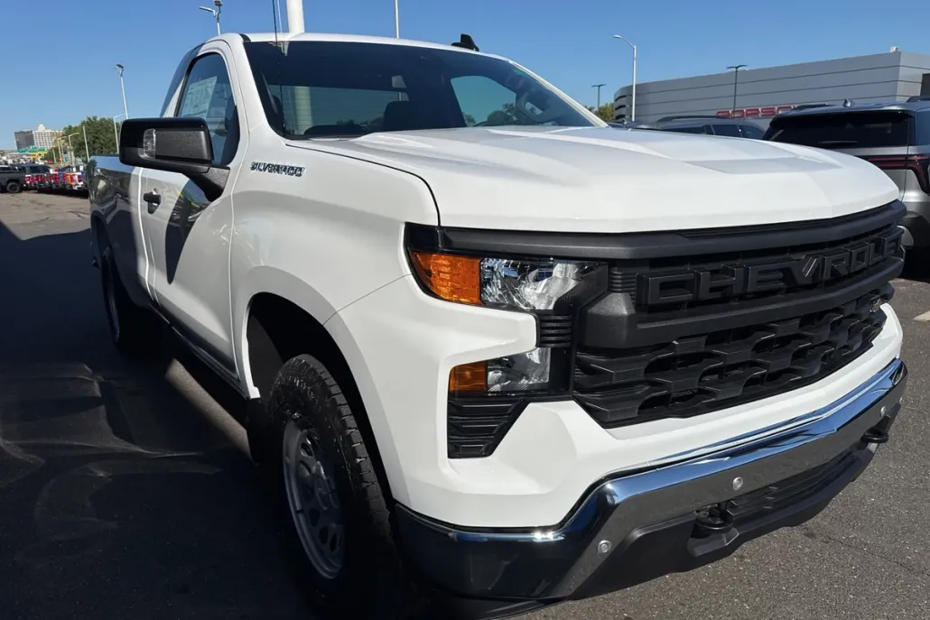 2025 Chevrolet Silverado 1500 photo 1