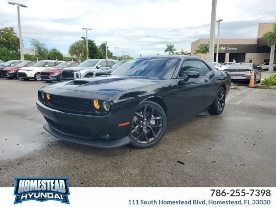 2022 Dodge Challenger R/T photo 1