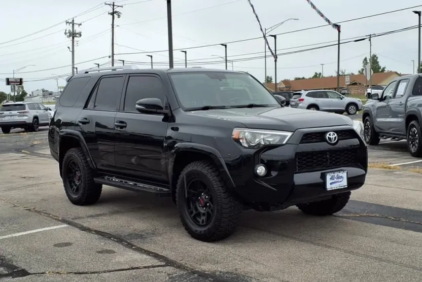 2018 Toyota 4Runner SR5 Premium photo 1