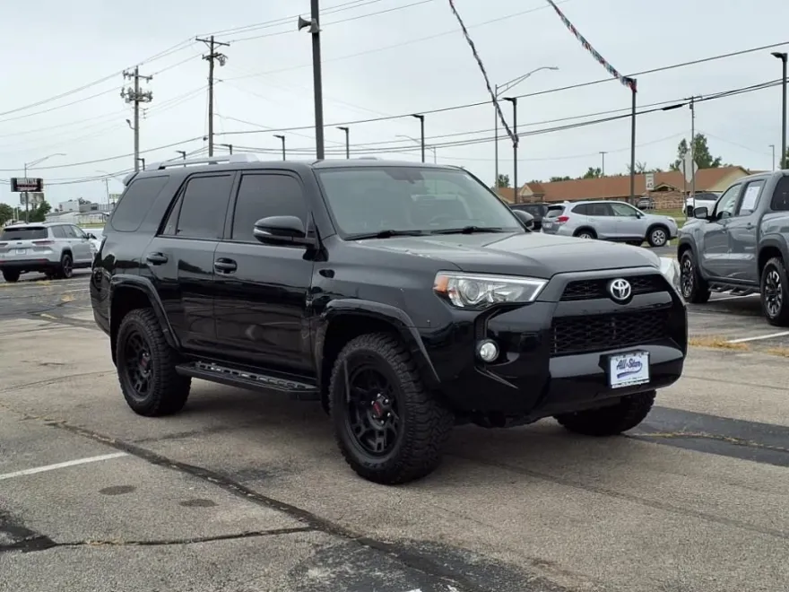 2018 Toyota 4Runner SR5 Premium photo 1