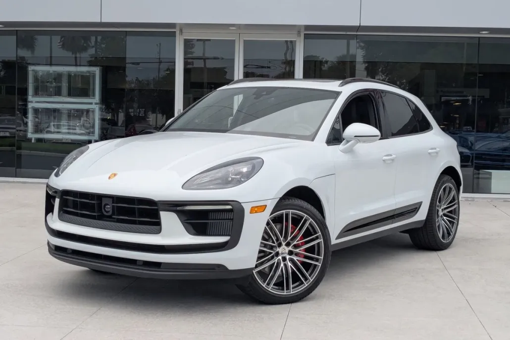 2025 Porsche Macan S photo 1