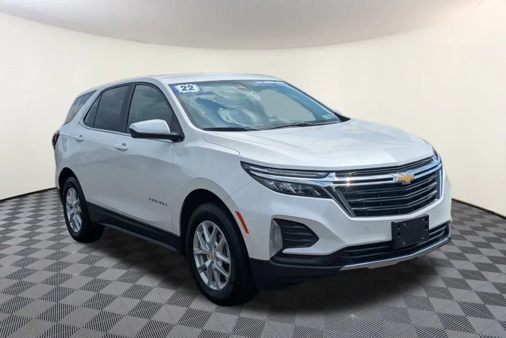 2022 Chevrolet Equinox LT photo 1