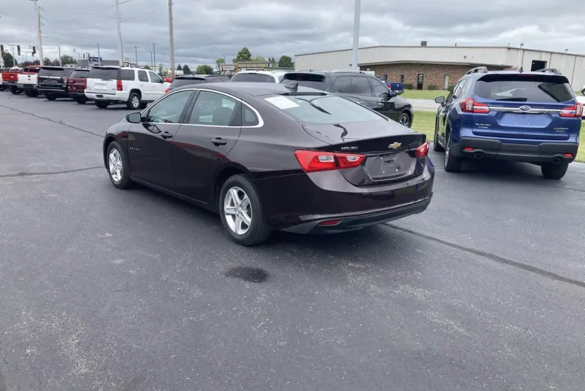 2021 Chevrolet Malibu LS photo 1
