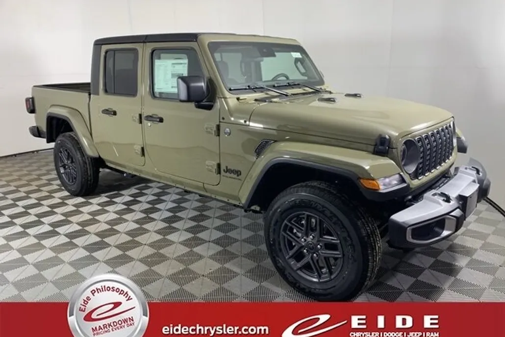 2025 Jeep Gladiator Sport S photo 1