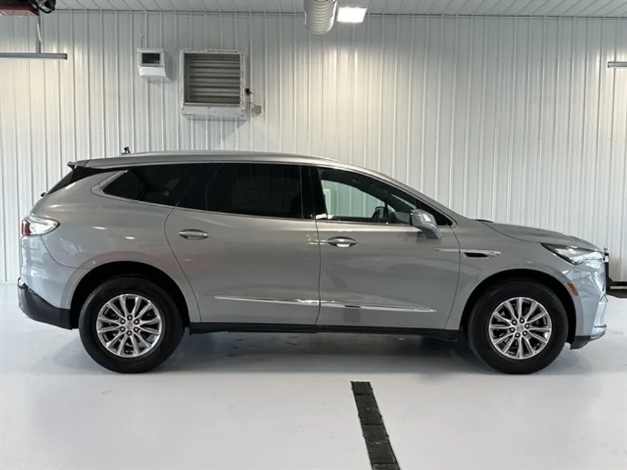 2024 Buick Enclave Premium photo 1