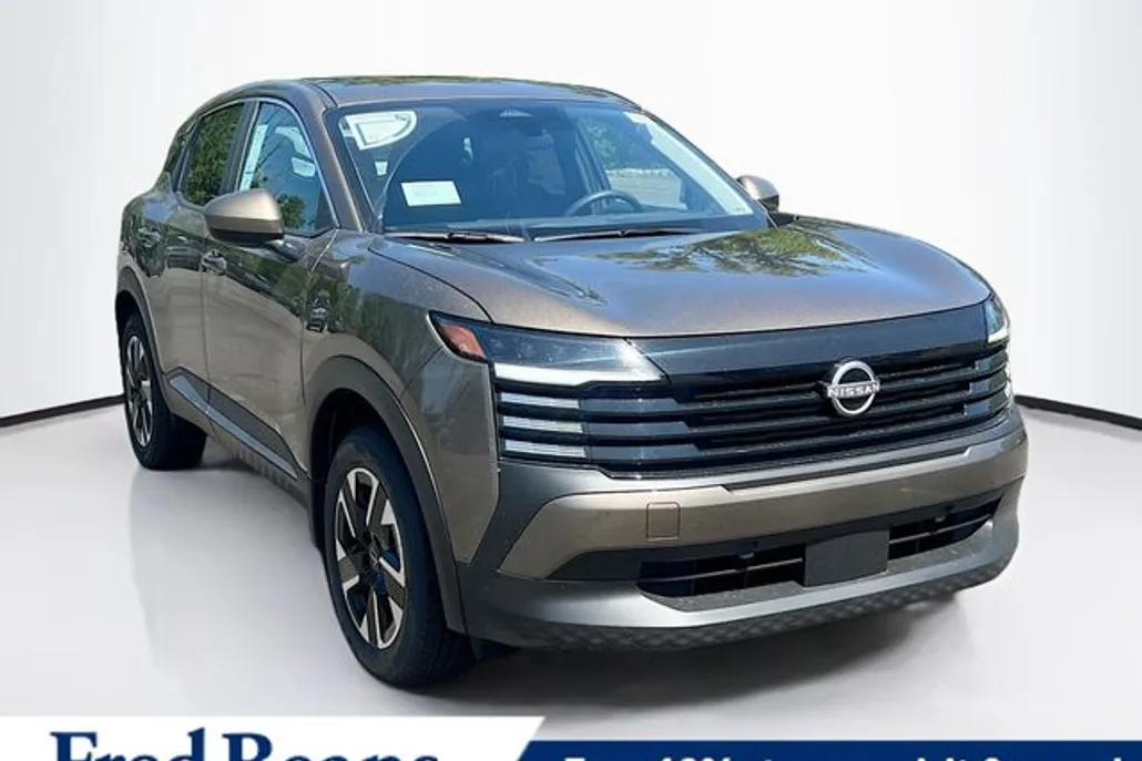 2025 Nissan Kicks SV photo 1
