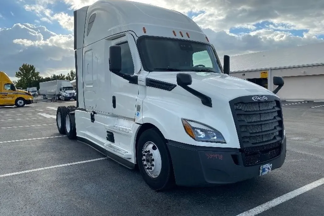2021 Freightliner Cascadia 126" Sleeper Cab photo 1