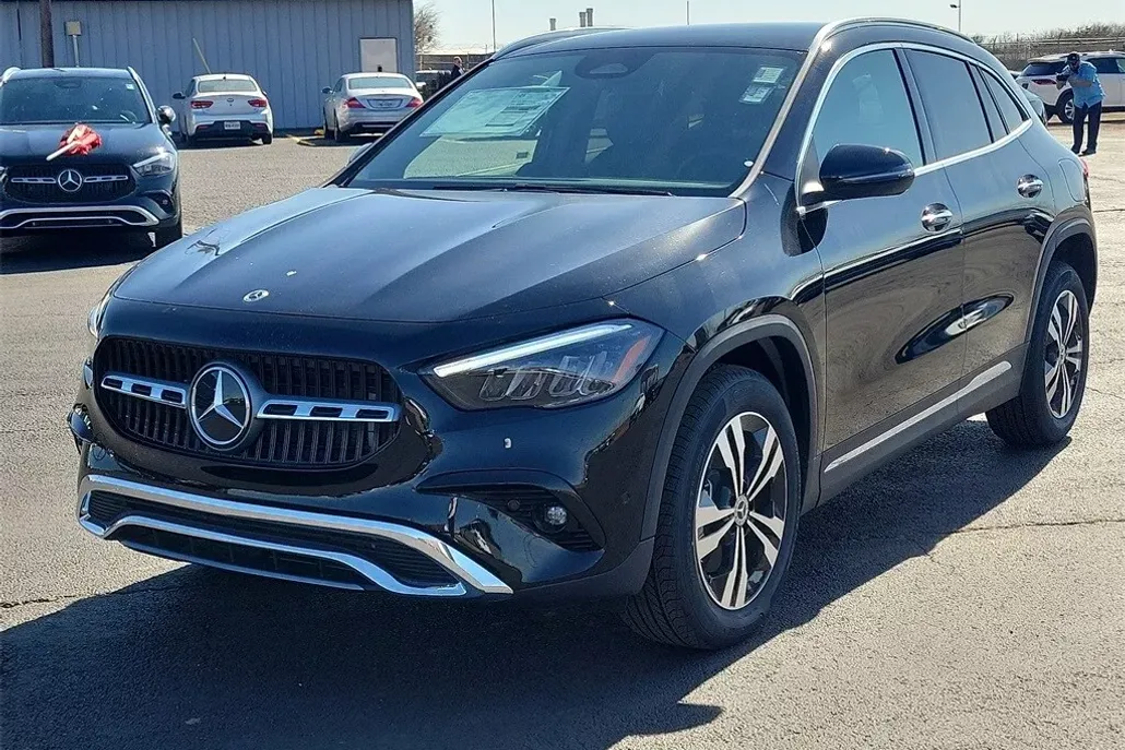 2025 Mercedes Benz GLA 250 4MATIC photo 1