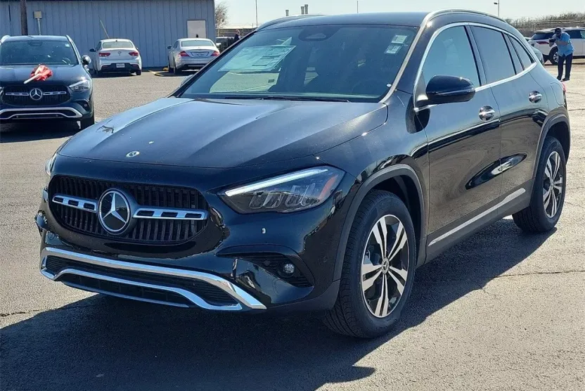 2025 Mercedes Benz GLA 250 4MATIC photo 1