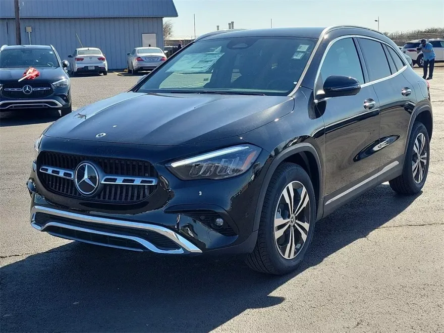 2025 Mercedes Benz GLA 250 4MATIC photo 1