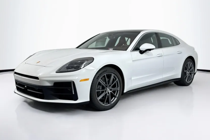 2025 Porsche Panamera 4 photo 1