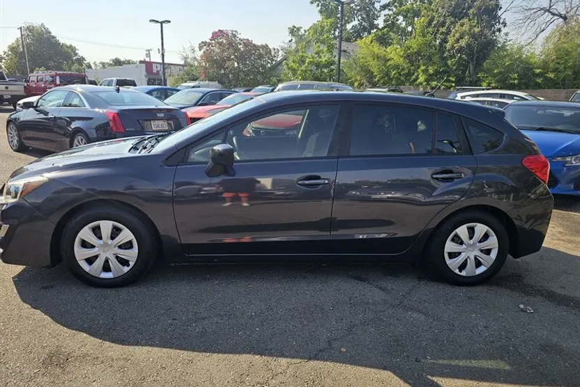 2015 Subaru Impreza 2.0i photo 1