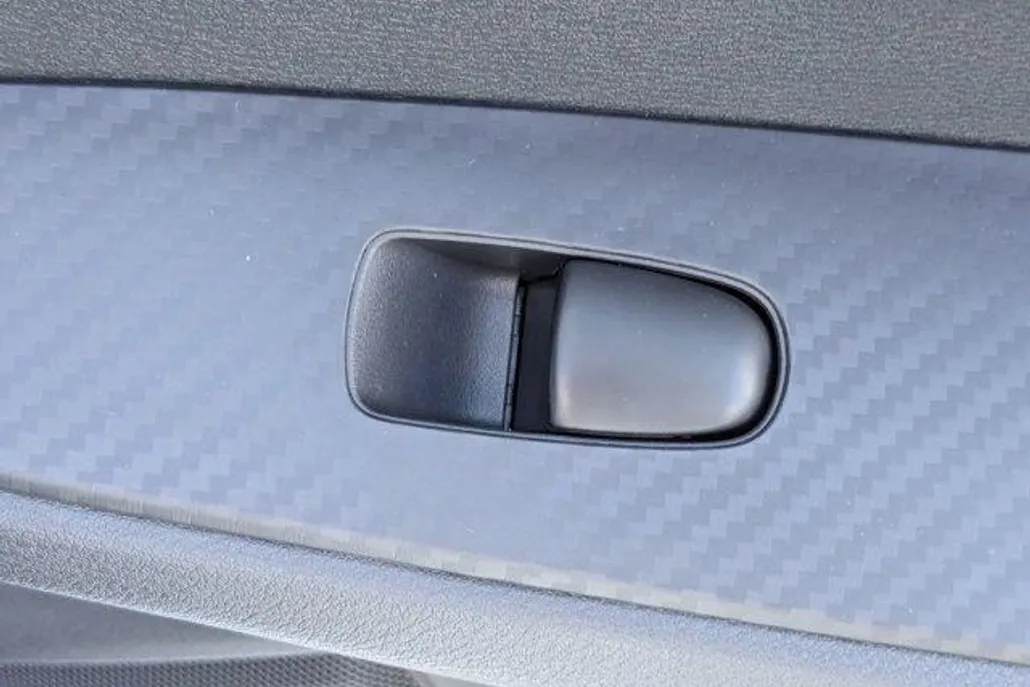2025 Nissan Sentra S photo 1