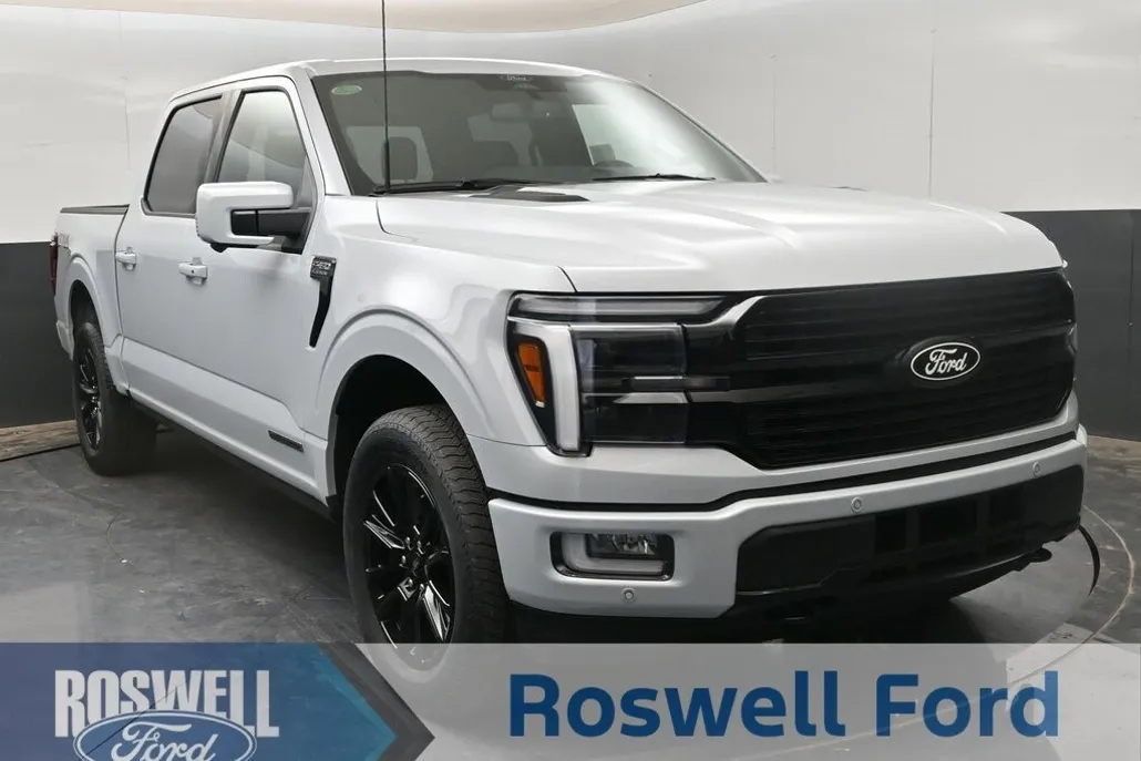 2025 Ford F-150 Platinum photo 1