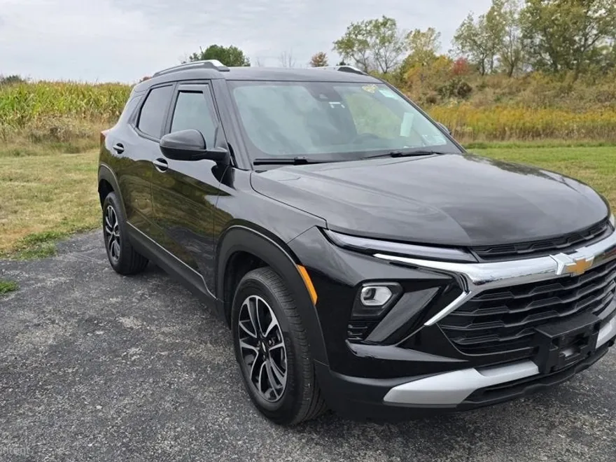 2025 Chevrolet Trailblazer LT photo 1