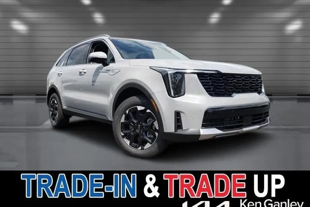 2025 Kia Sorento S photo 1