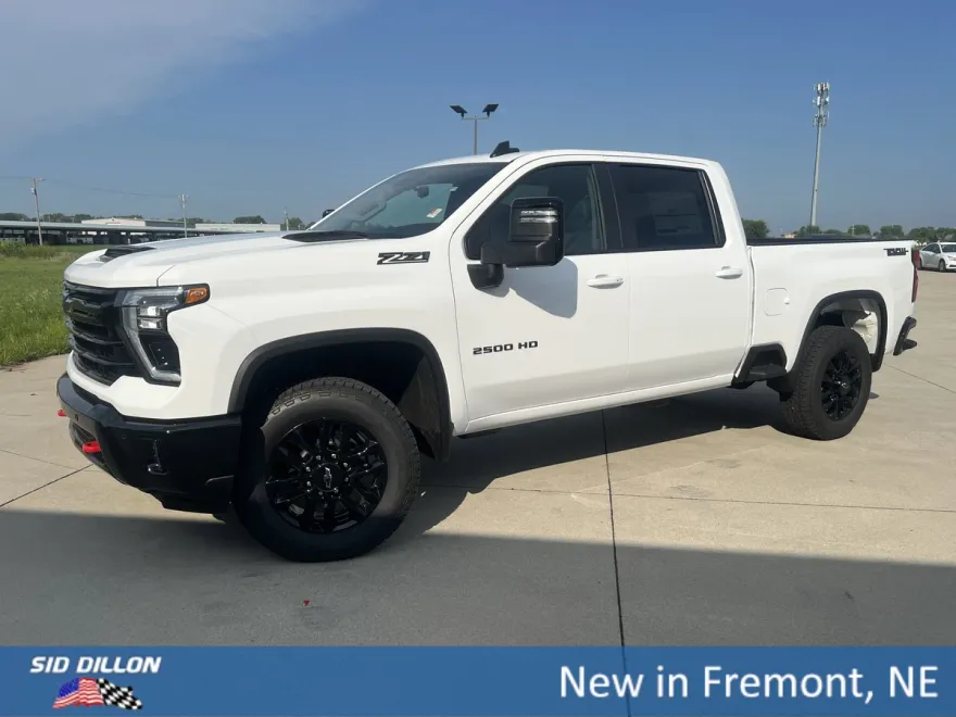 2025 Chevrolet Silverado LT photo 1