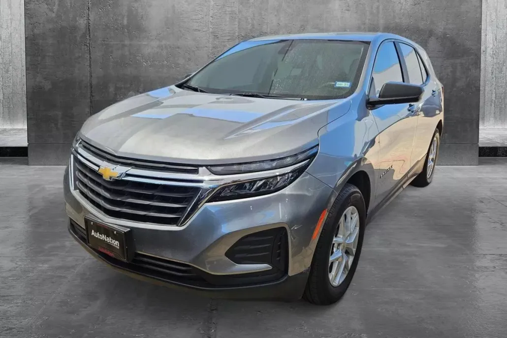 2024 Chevrolet Equinox LS photo 1