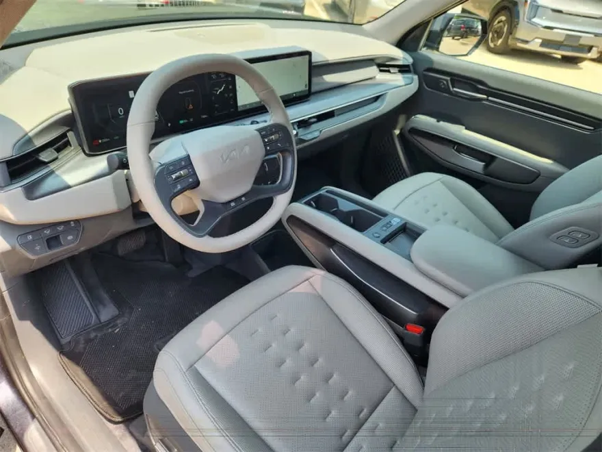 2025 Kia EV9 Wind photo 1