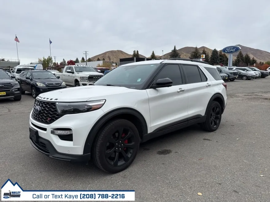 2022 Ford Explorer ST photo 1