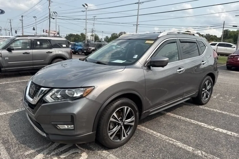 2018 Nissan Rogue SL photo 1