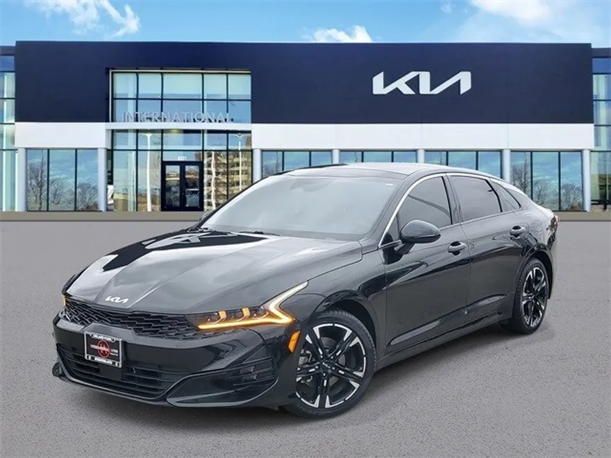 2023 Kia K5 GT-Line photo 1