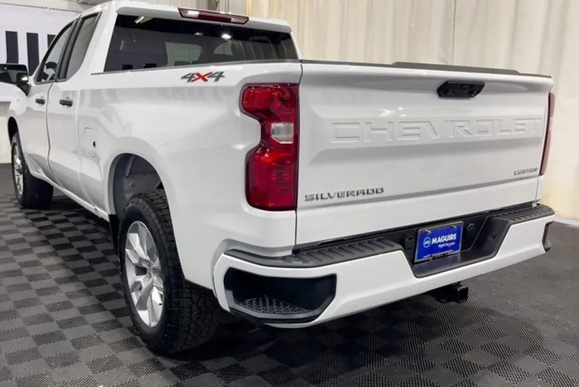 2026 Chevrolet Silverado 1500 Custom photo 1