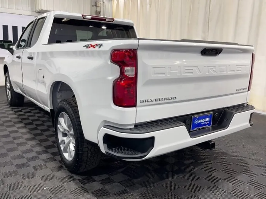 2026 Chevrolet Silverado 1500 Custom photo 1