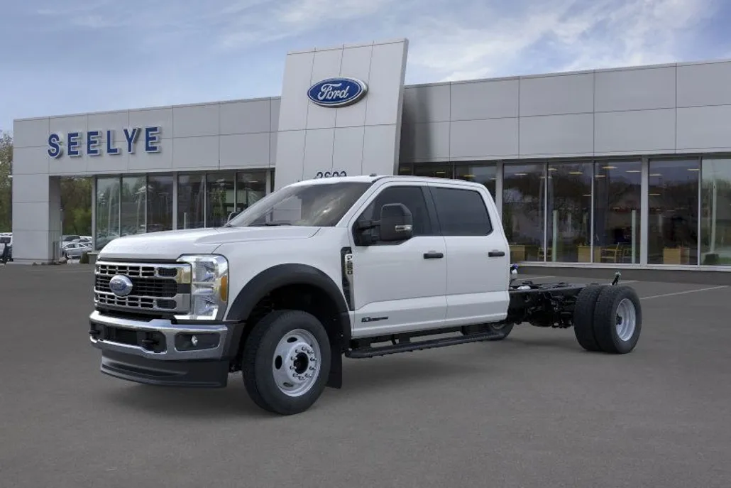 2025 Ford F-550 XL photo 1