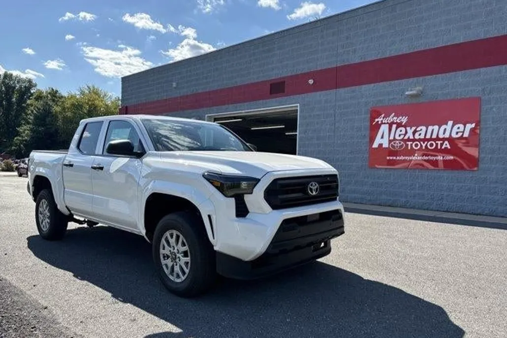 2025 Toyota Tacoma SR Double Cab photo 1