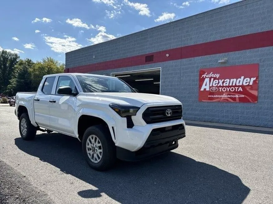 2025 Toyota Tacoma SR Double Cab photo 1