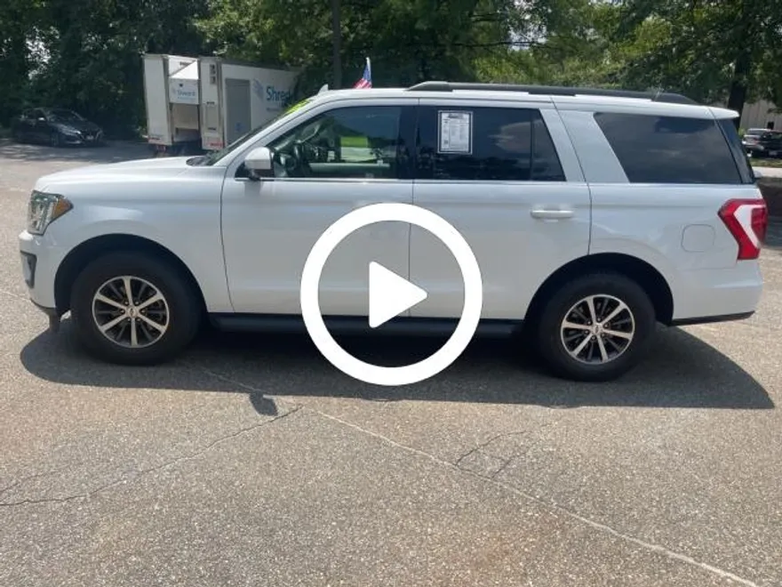2021 Ford Expedition XLT photo 1