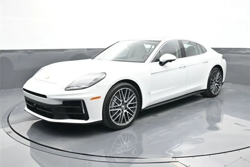 2025 Porsche Panamera 4 photo 1