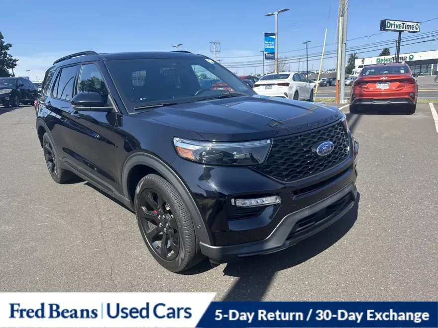 2022 Ford Explorer ST photo 1
