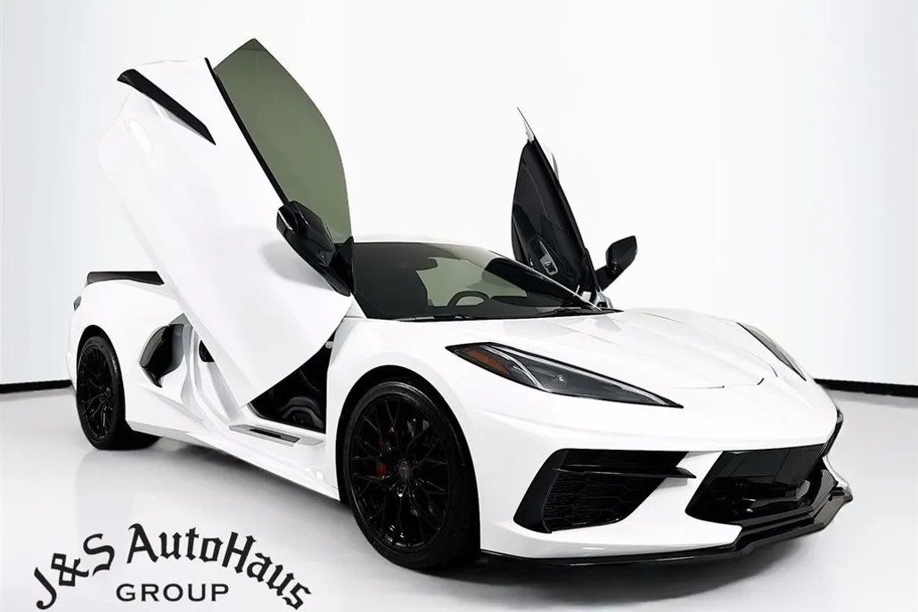 2020 Chevrolet Corvette Stingray 1LT photo 1
