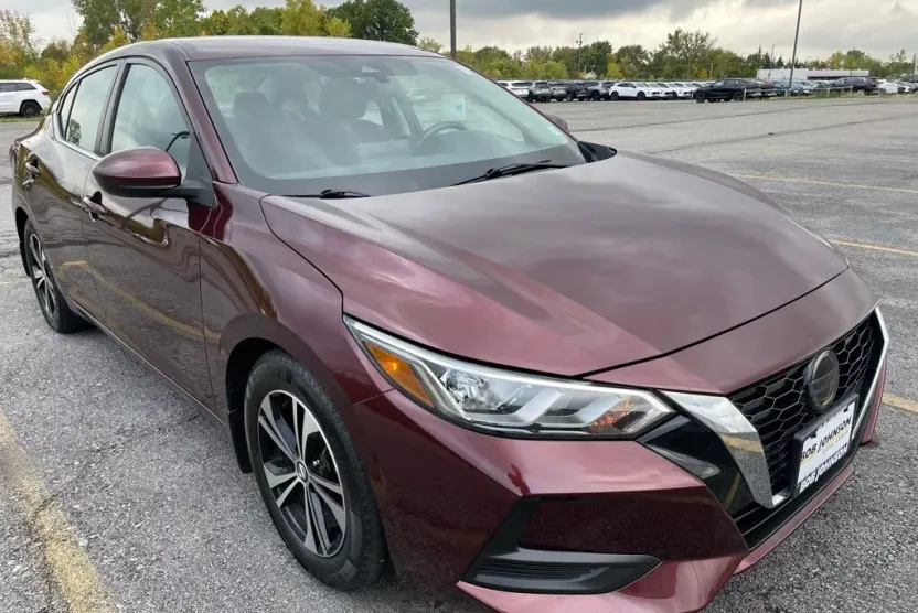 2021 Nissan Sentra SV photo 1