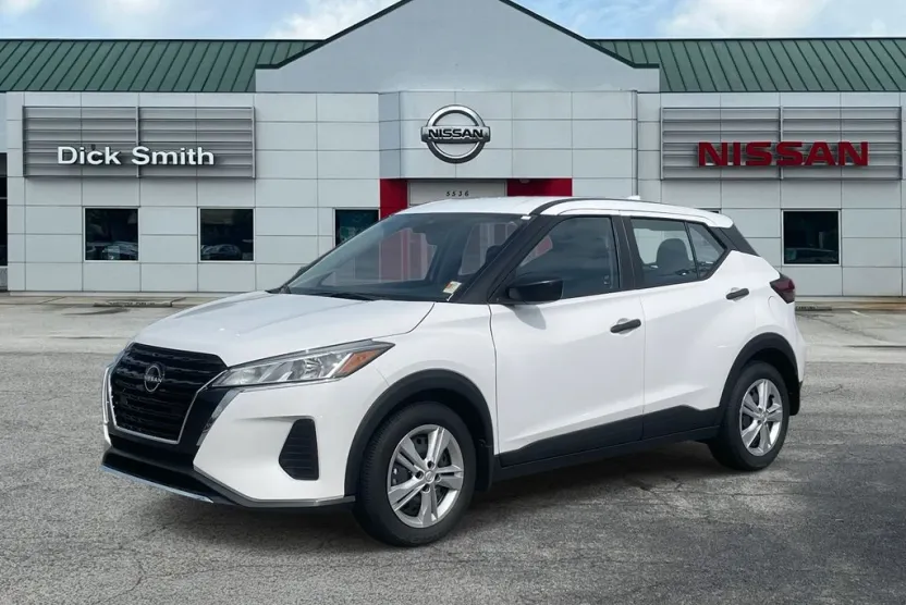 2025 Nissan Kicks Play S photo 1