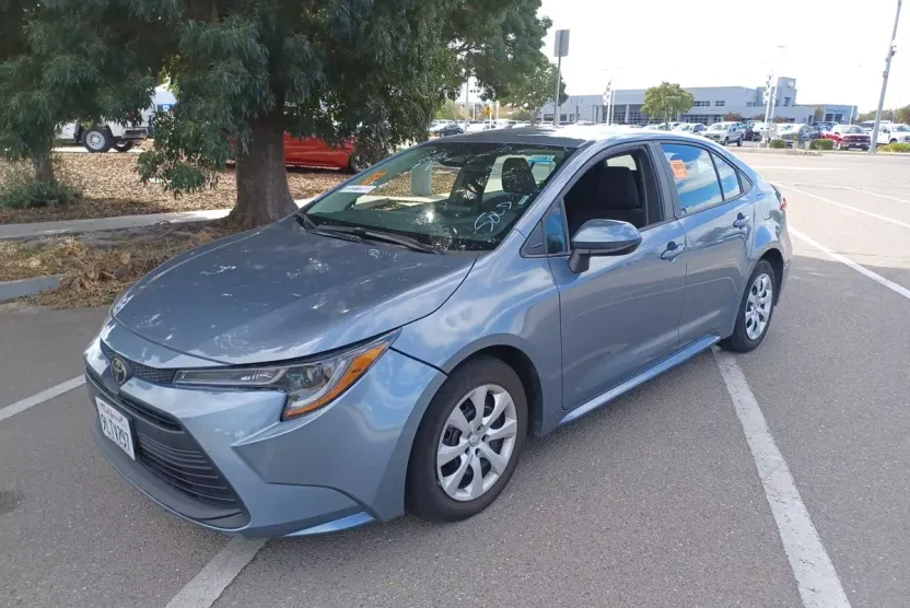 2024 Toyota Corolla LE photo 1