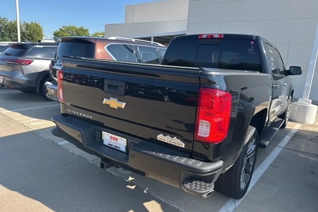 2018 Chevrolet Silverado 1500 High Country photo 1