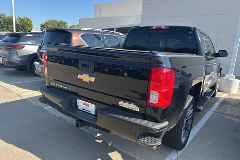 2018 Chevrolet Silverado 1500 High Country photo 1