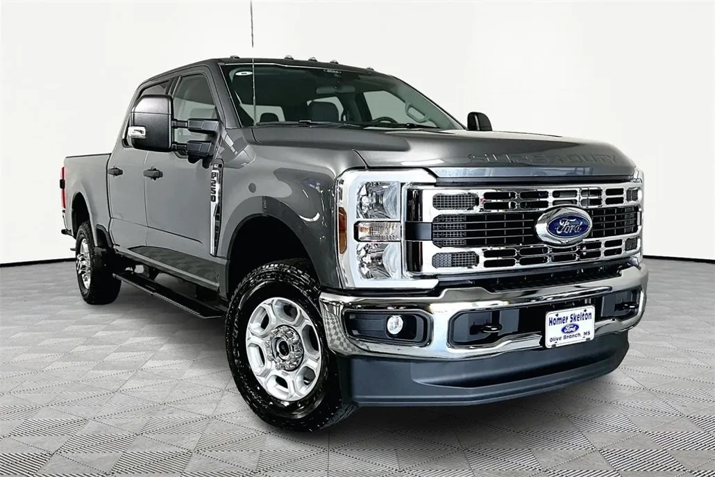 2025 Ford F-250 XLT photo 1
