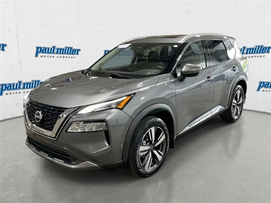 2023 Nissan Rogue SL photo 1