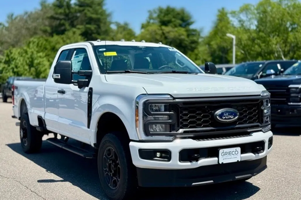 2025 Ford F-350 XL photo 1