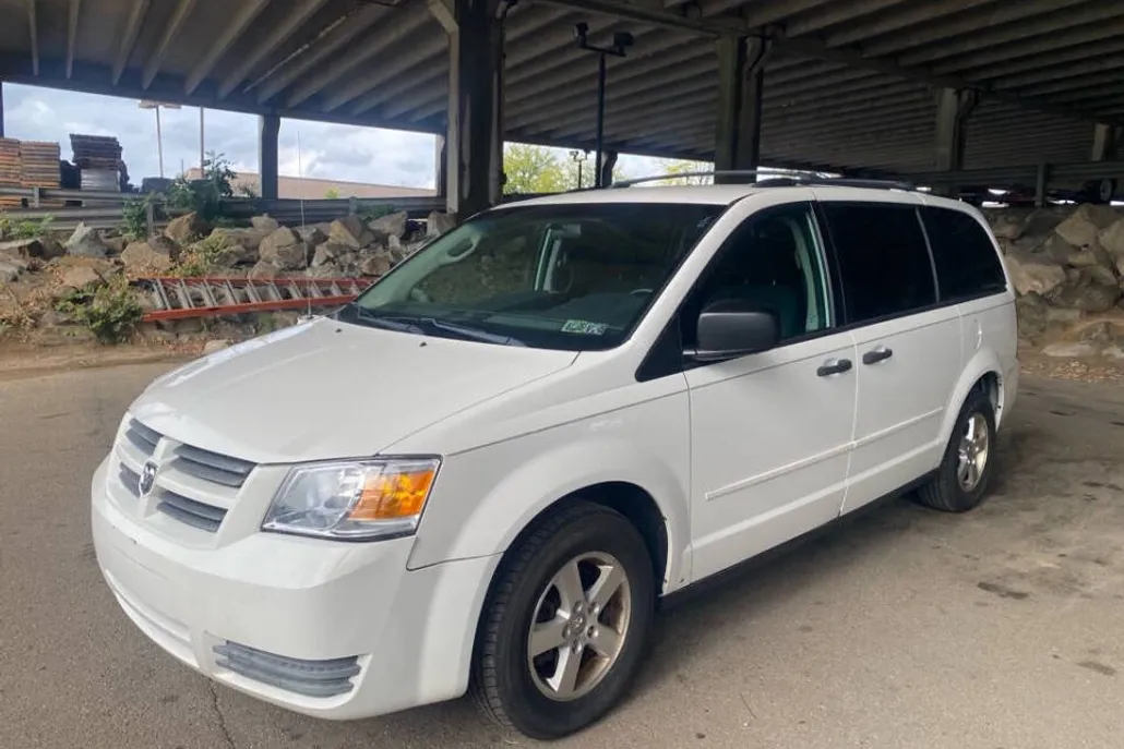2008 Dodge Grand Caravan SE photo 1